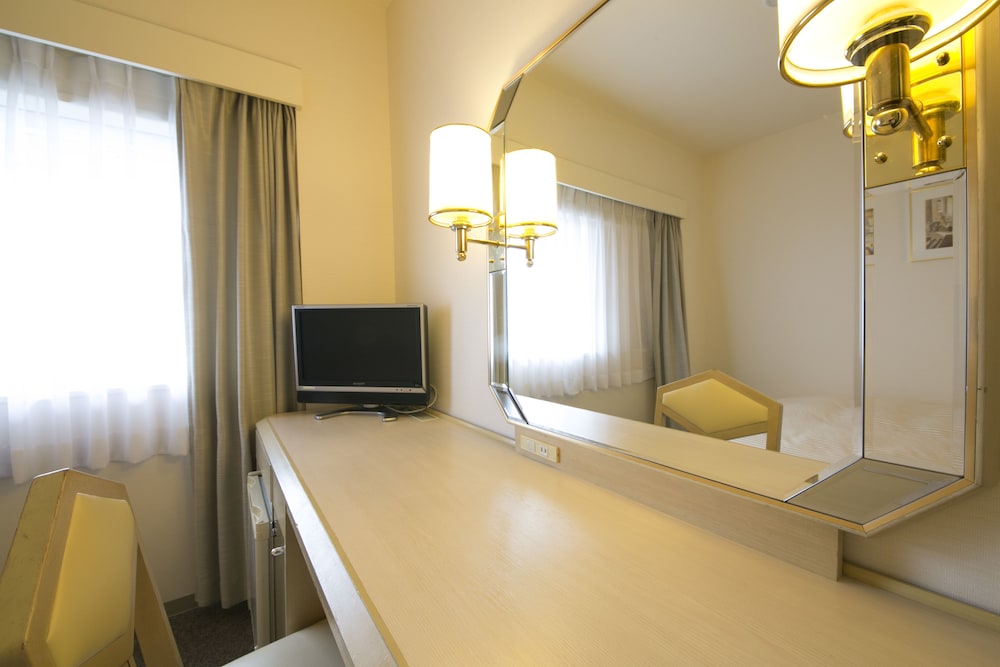 Shin Osaka Washington Hotel Plaza 37/52