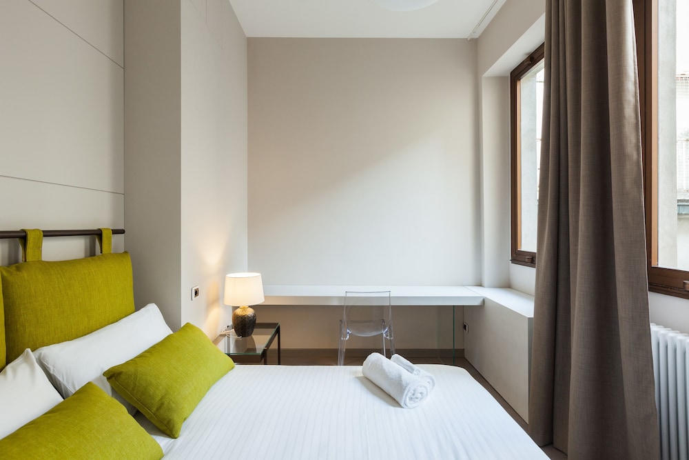 Easyhomes Duomo Suites and Apartments 7/38