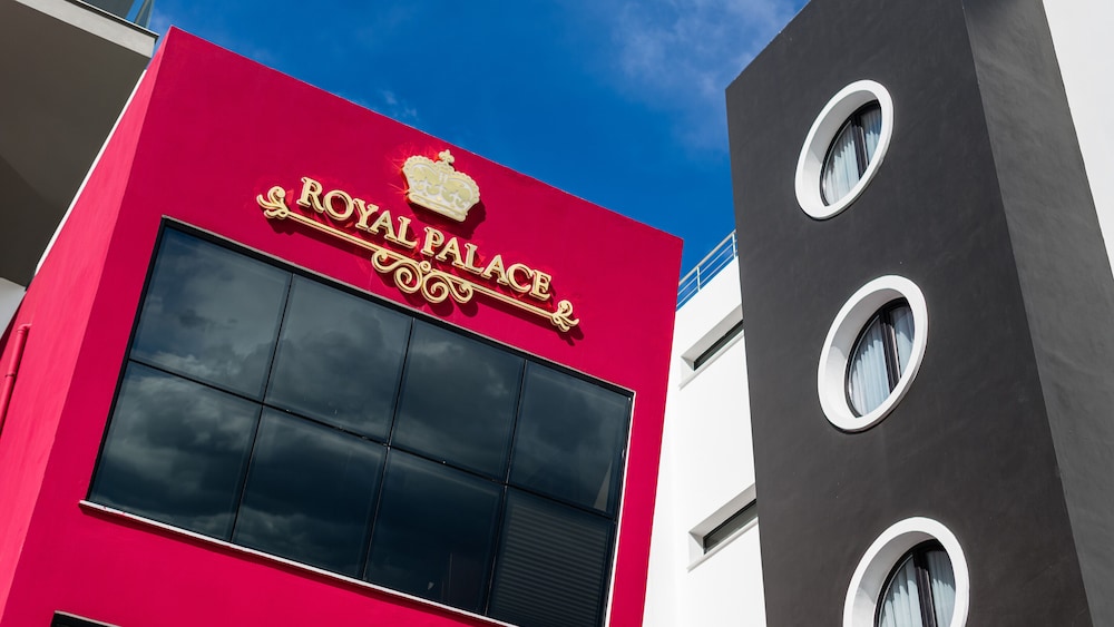 Royal Palace Hotel 9/50