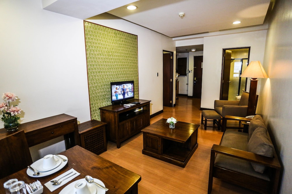 The Malayan Plaza 37/61