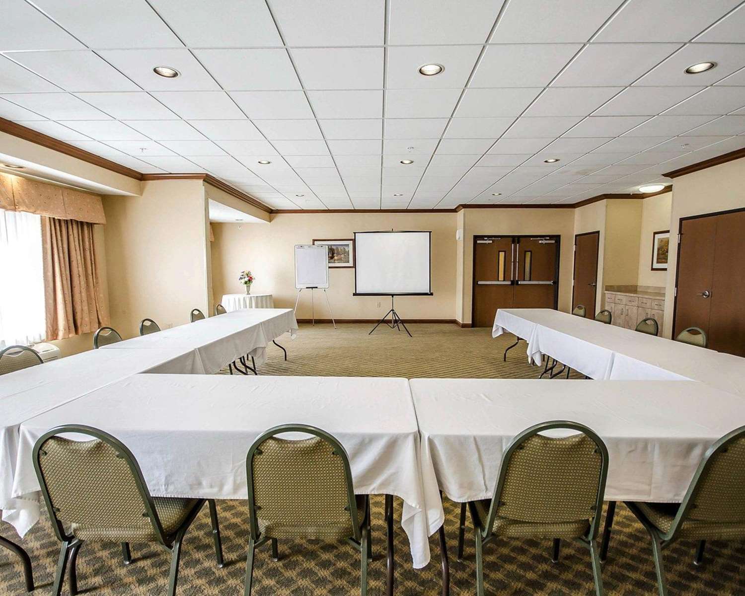 Quality Inn & Suites Rockport - Owensboro North 28/30