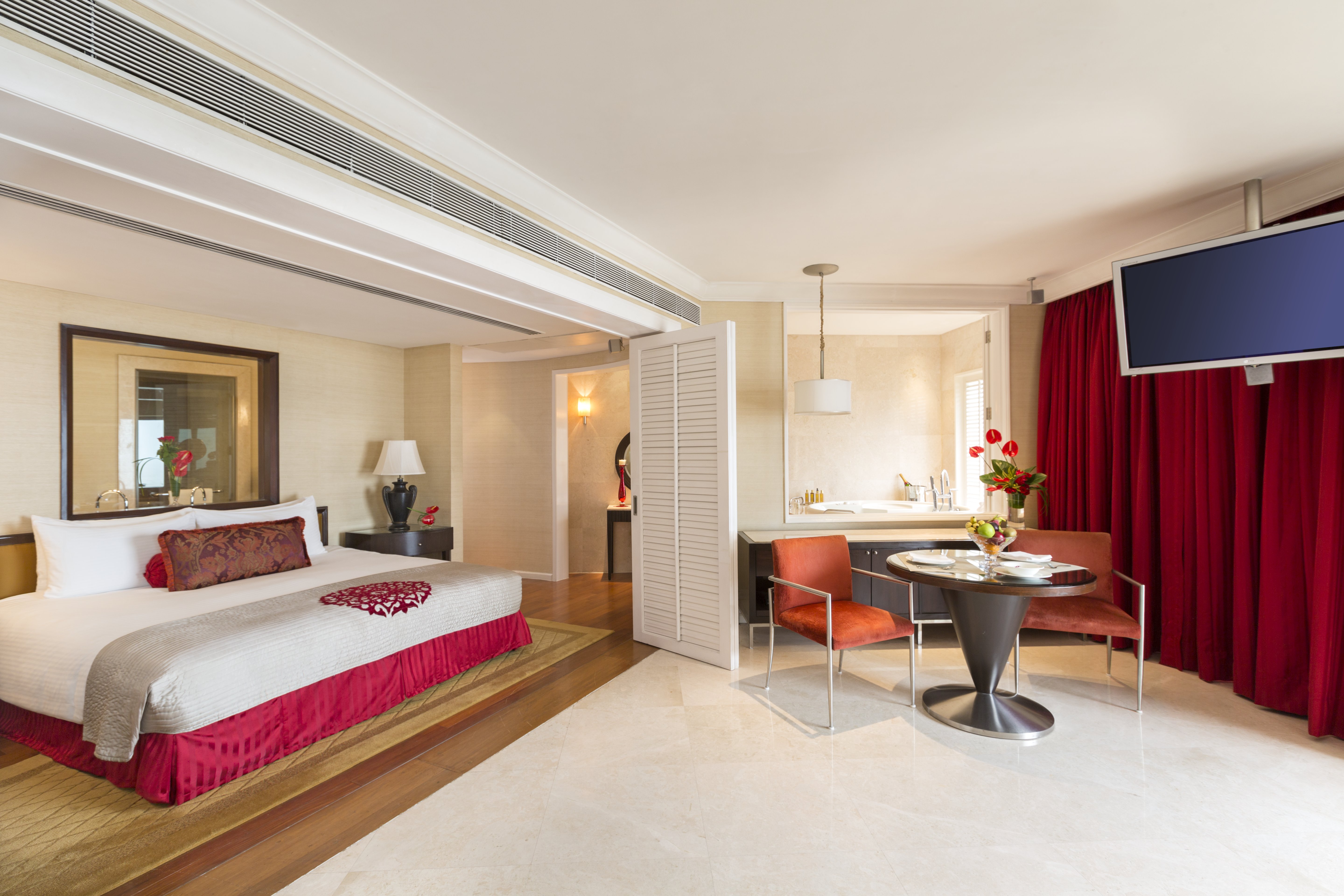 TAJ LANDS END 20/84