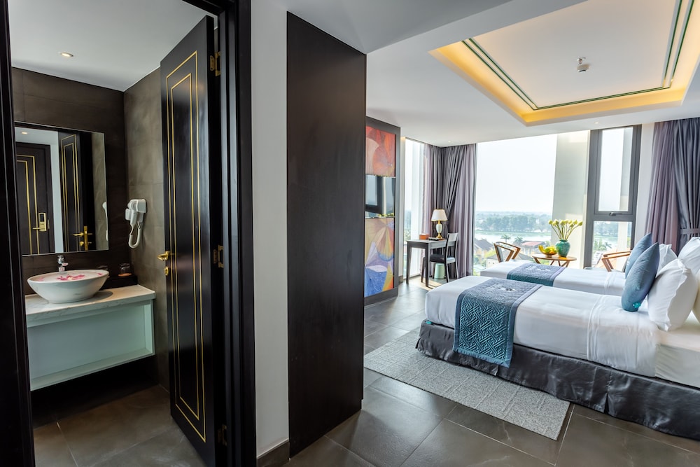 White Lotus hotel Hue 49/50