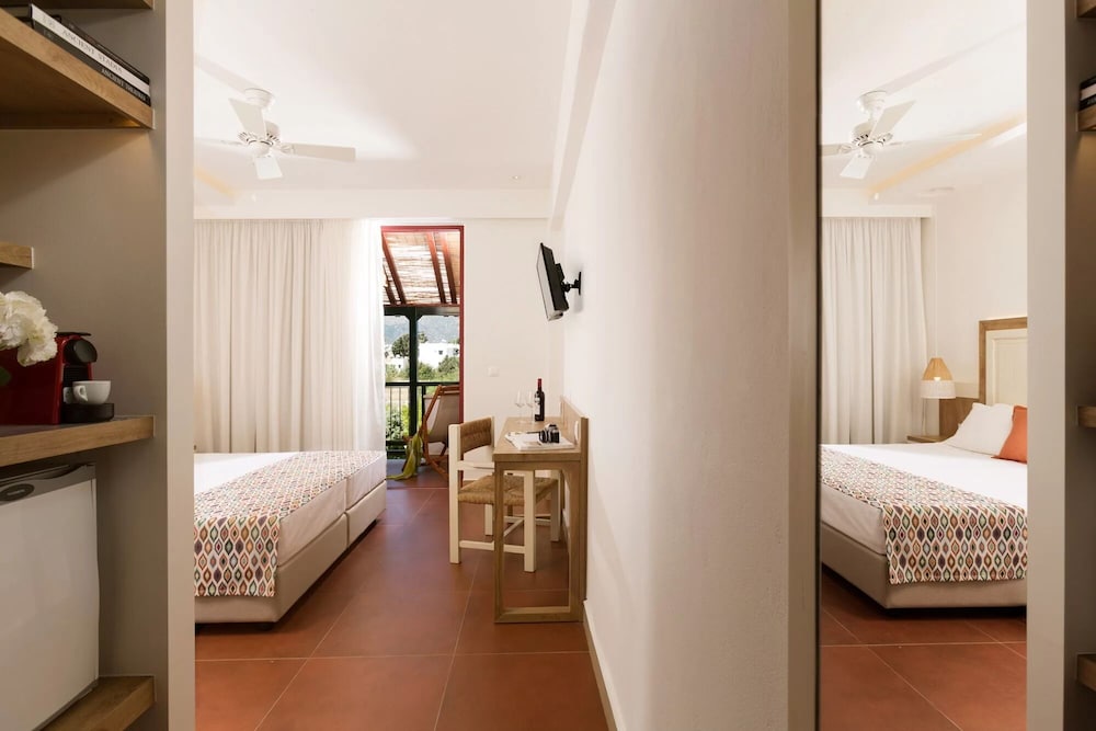 Kalypso Hotel 35/45