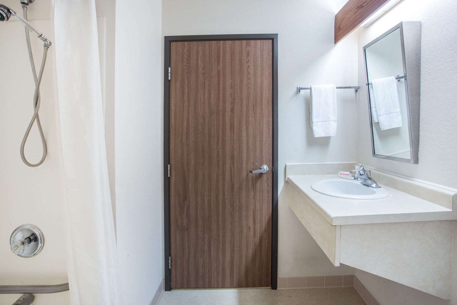 Wautoma Inn by OYO Near Airport WI 73 22/22