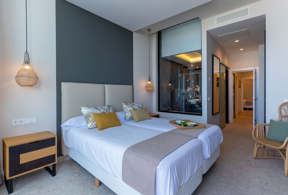 Resort Cordial Santa Agueda and Perchel Beach Club 30/79