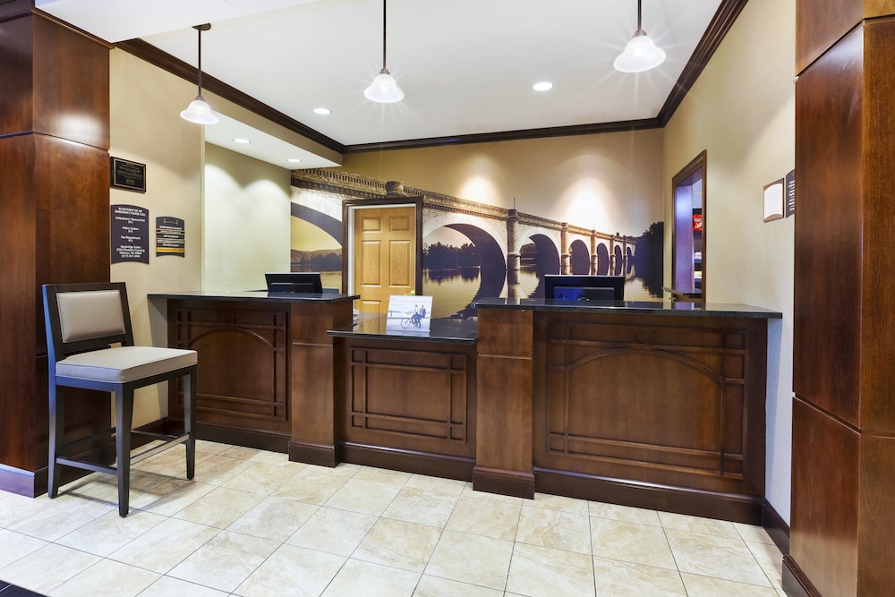 Staybridge Suites Lansing-Okemos 6/84