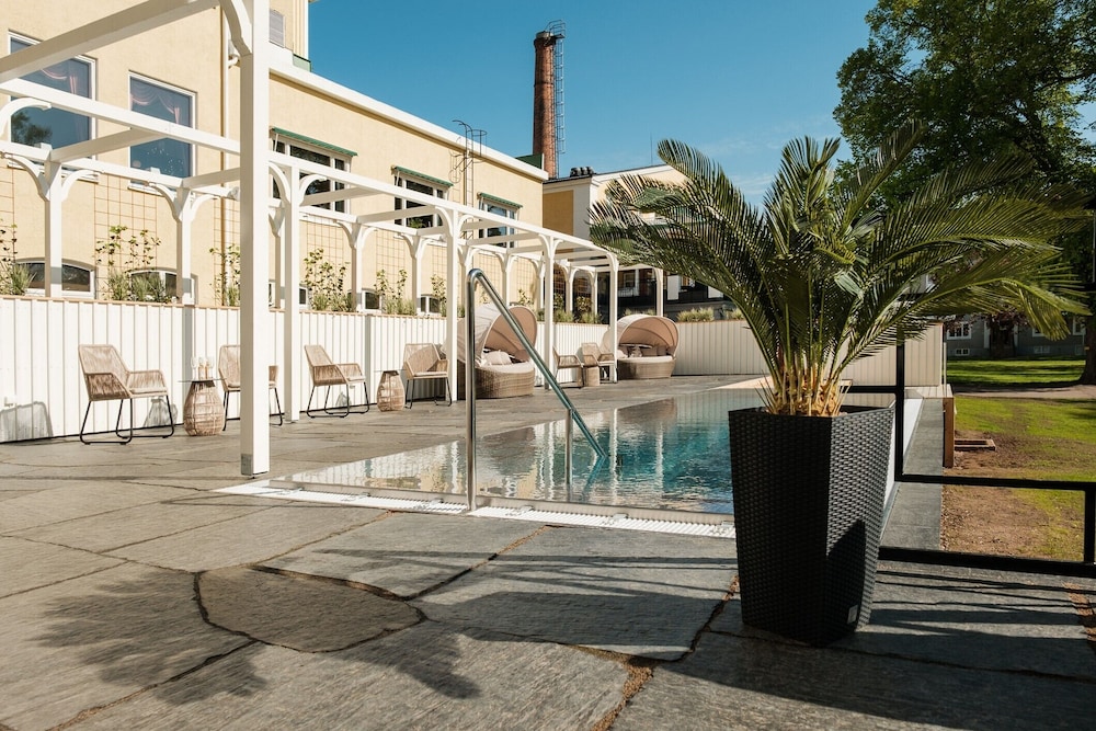 Badhotellet 47/50
