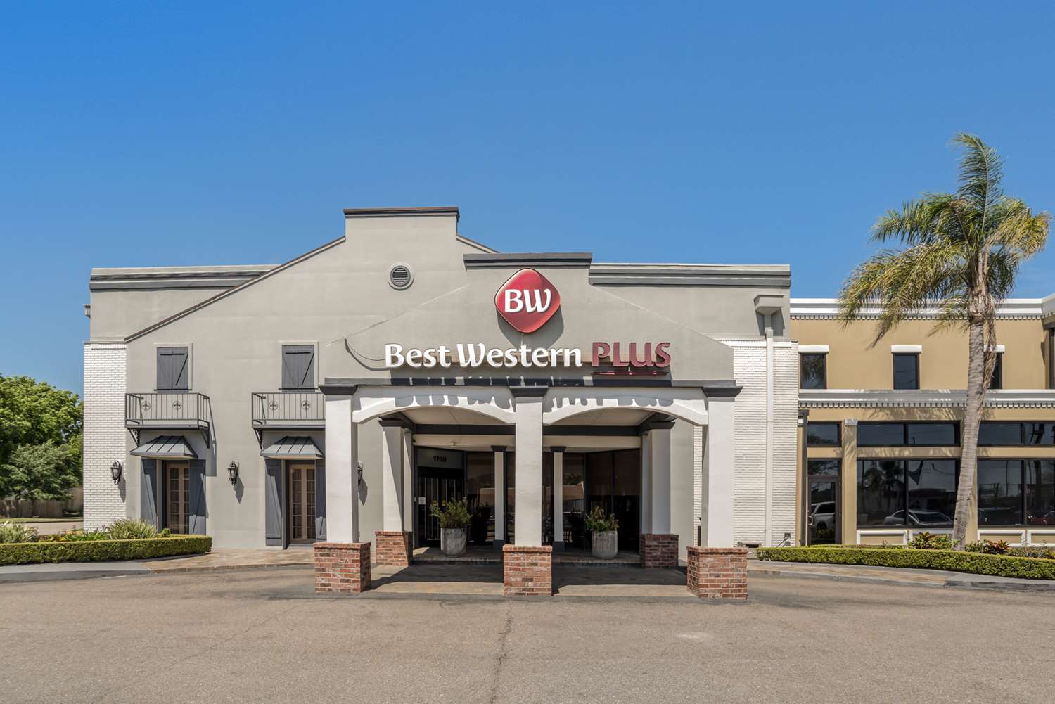 BEST WESTERN PLUS WESTBANK 6/50