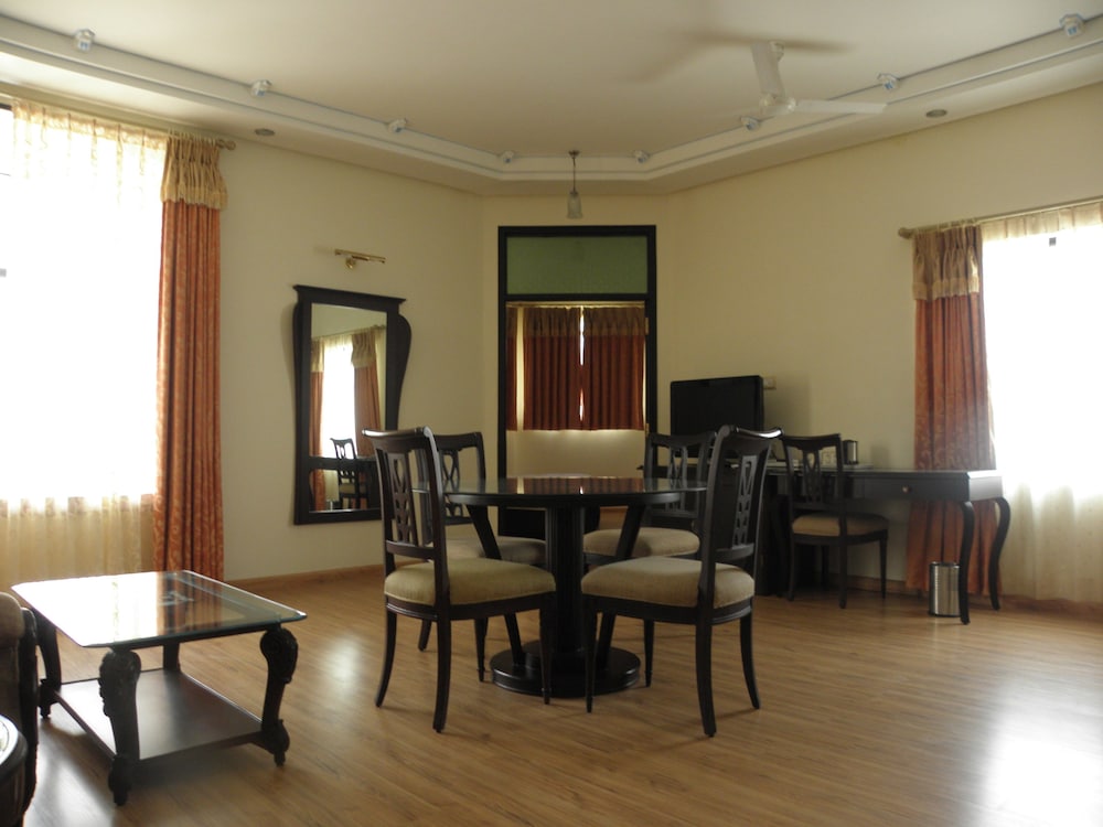 juSTa Lake Nahargarh Palace 18/28