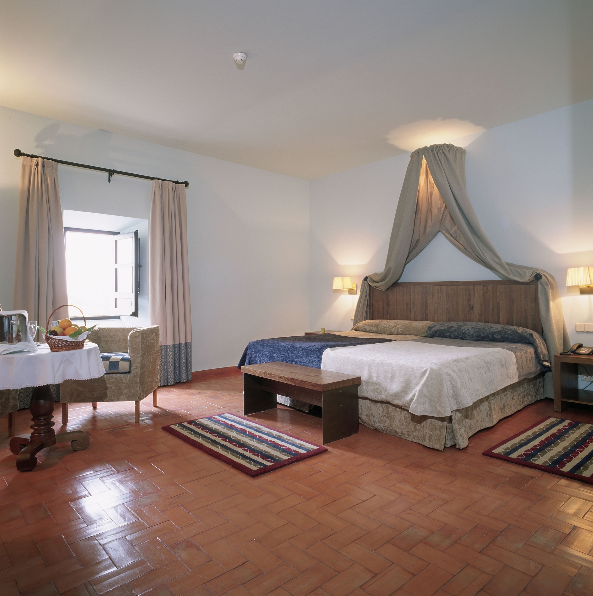 Standard, Twin Beds