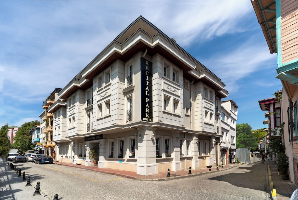 Recital Park Hotel 4/30