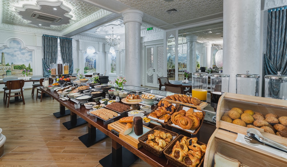 Zarafshon Parkside Hotel 25/32