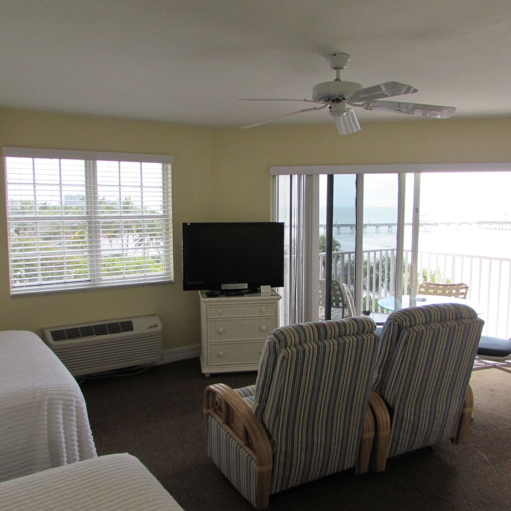 Edison Beach House 37/50