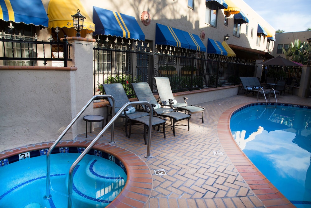 El Cordova Hotel 33/64