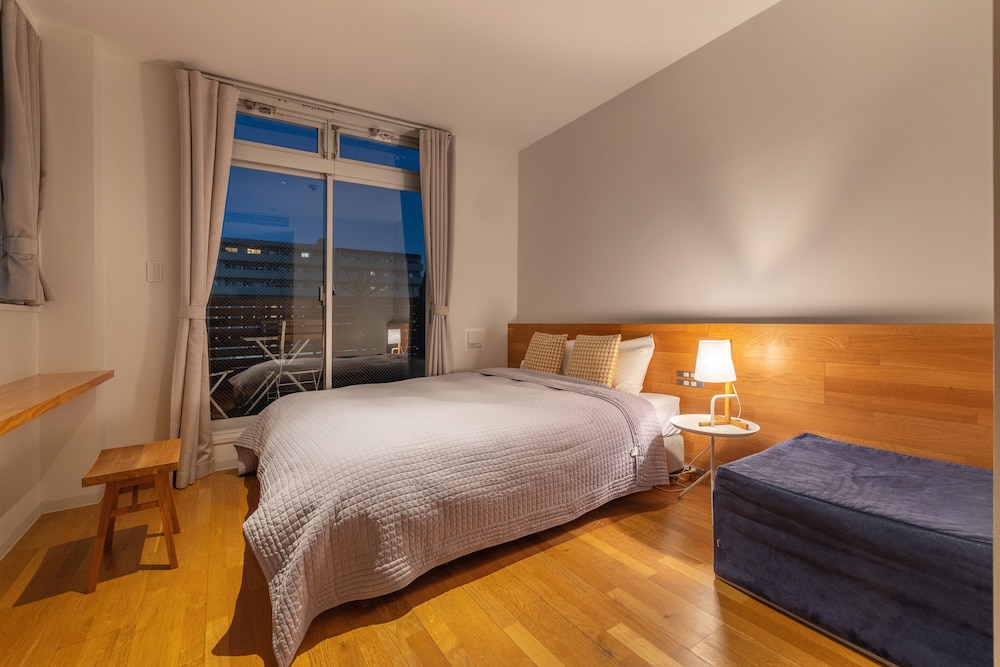 PRIVATE, DOUBLE BED