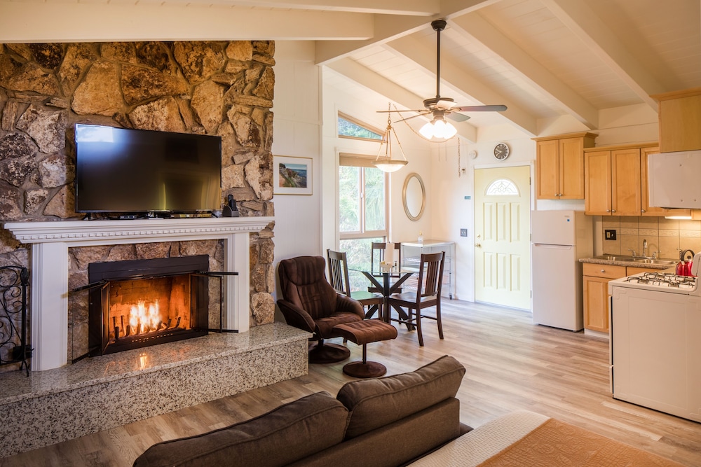 Andril Fireplace Cottages 25/50
