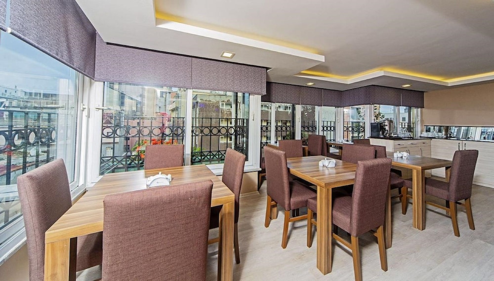 Pera Arya Hotel 54/71