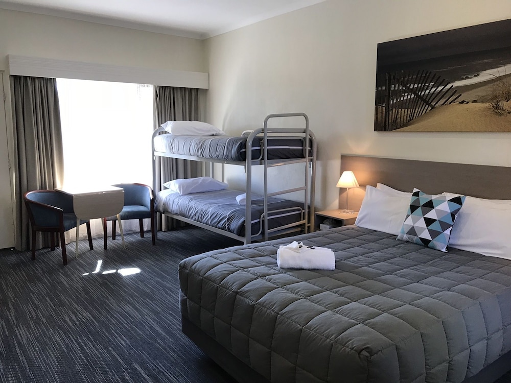 Robetown Motor Inn And Apartments 32/80