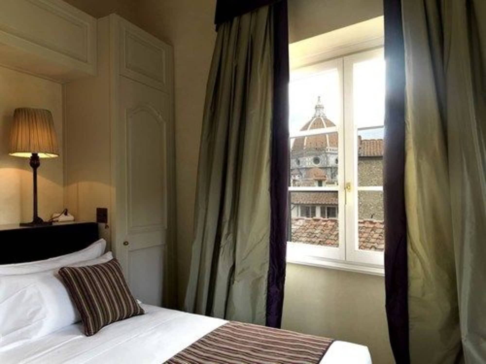 EXECUTIVE, SUITE, CITY VIEW