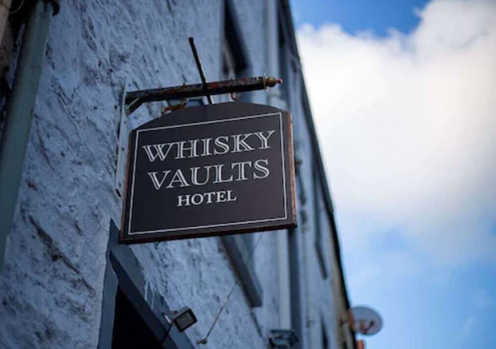 Whisky Vaults Hotel 28/50