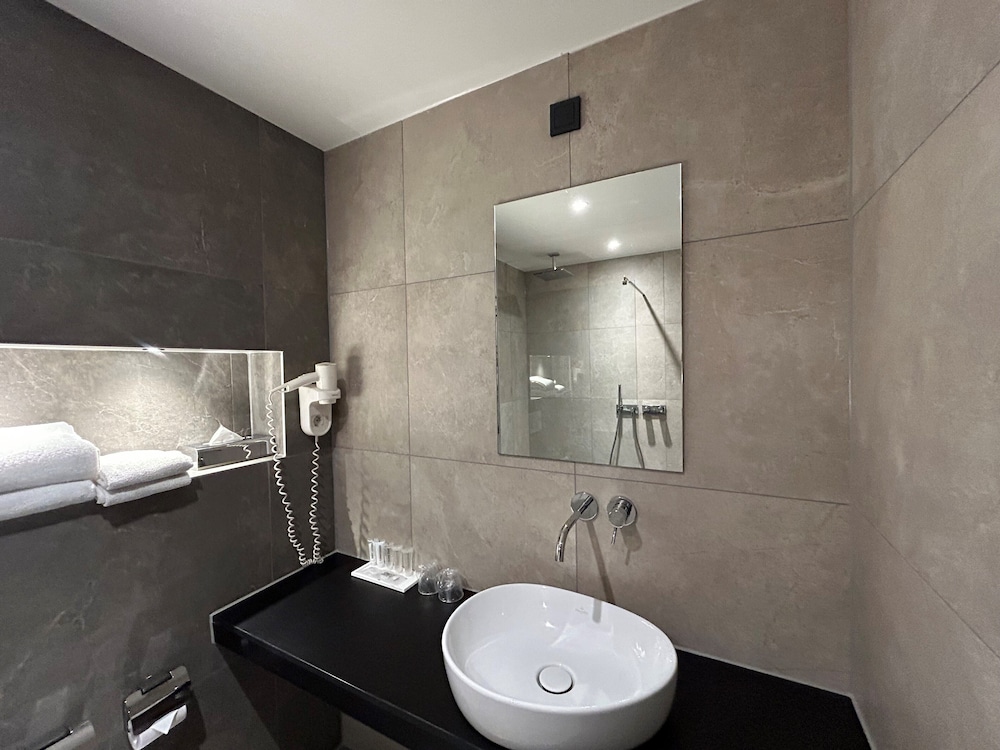 Xo Hotels Blue Tower 62/64