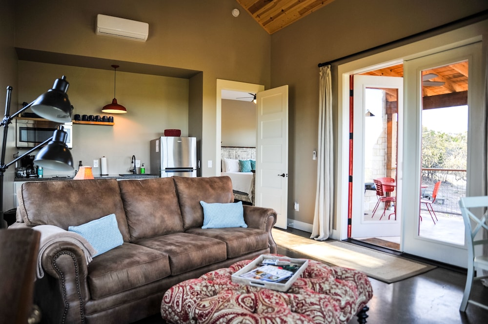 Hill Country Casitas 47/73