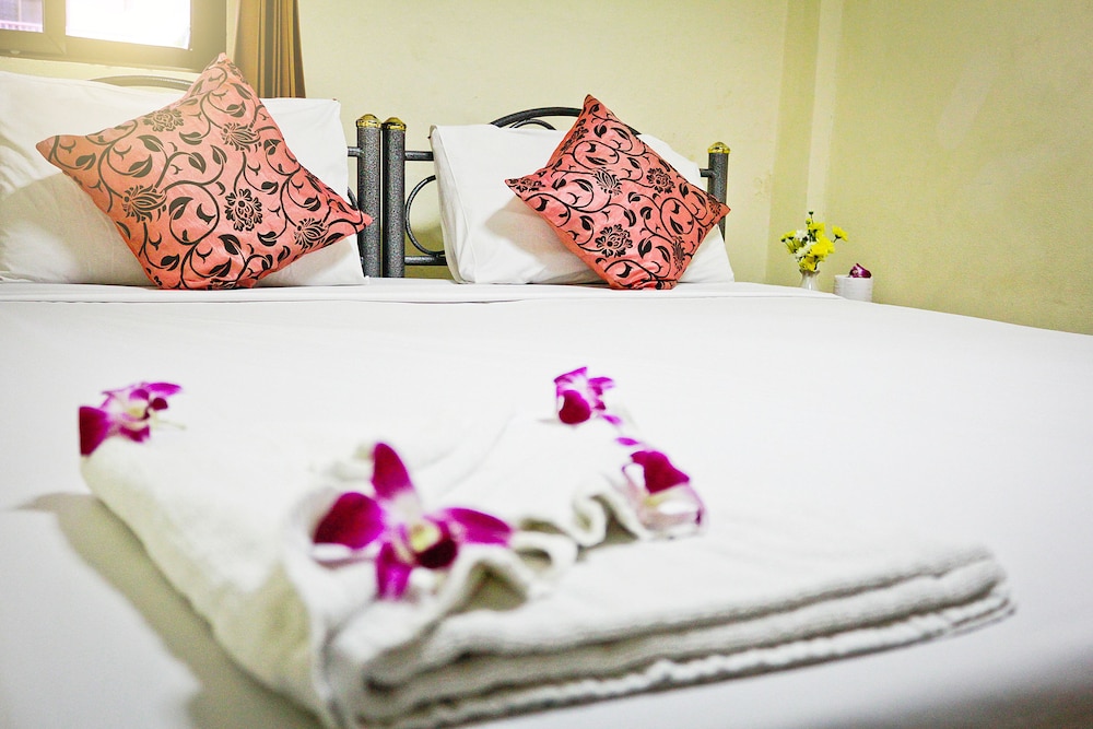 Zen Rooms Soi Paradise Patong 25/29