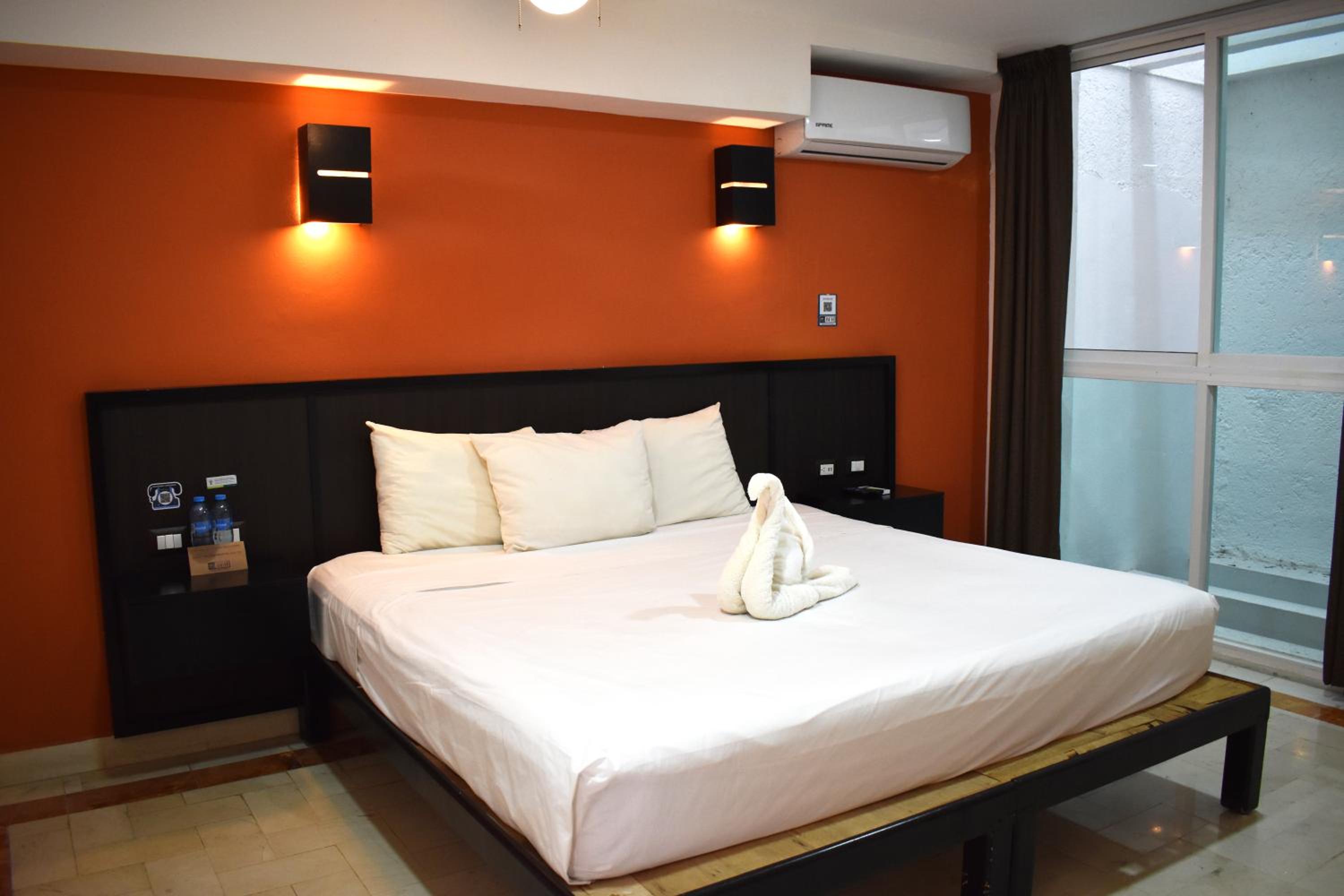 Room, King Bed