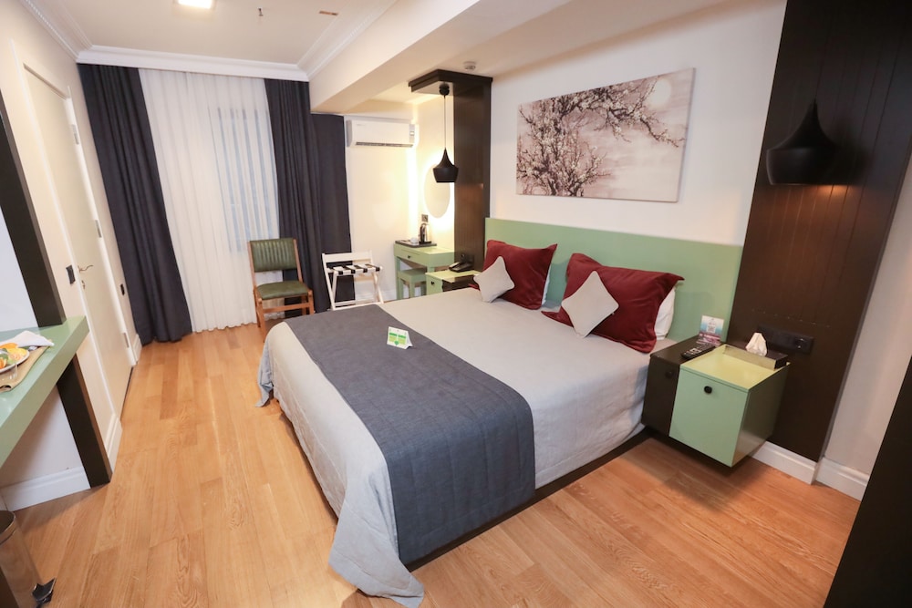 Skalion Hotel 12/50