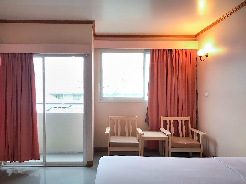 J TWO S Pratunam Hotel 5/19