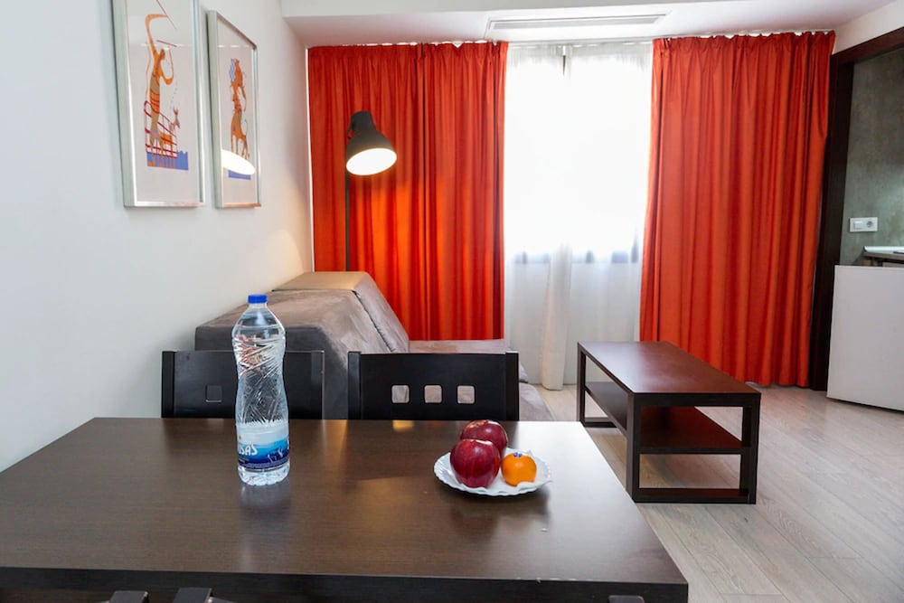 Apartamentos Recoletos 56/65