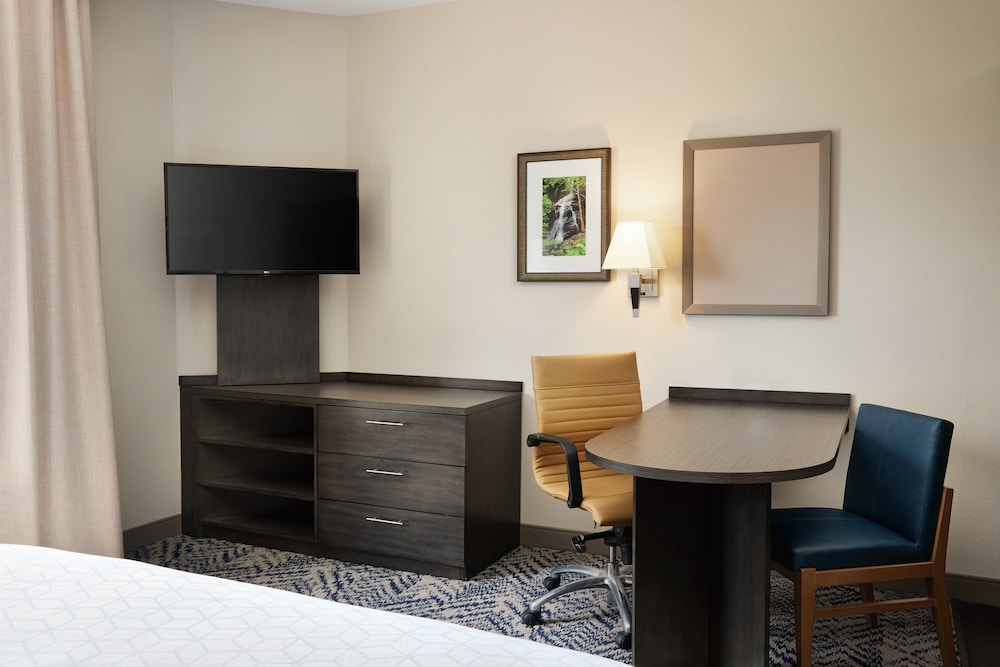 Candlewood Suites Charleston - Northwoods, an IHG Hotel 41/50