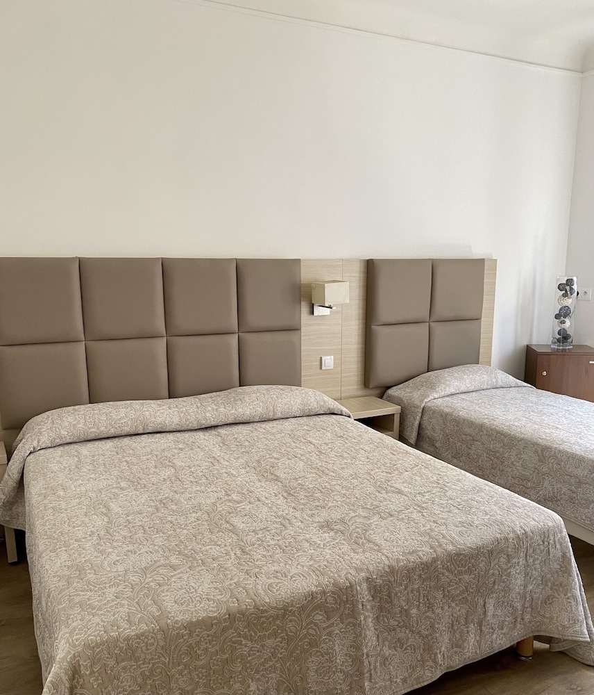 Hotel Lutetia 15/40