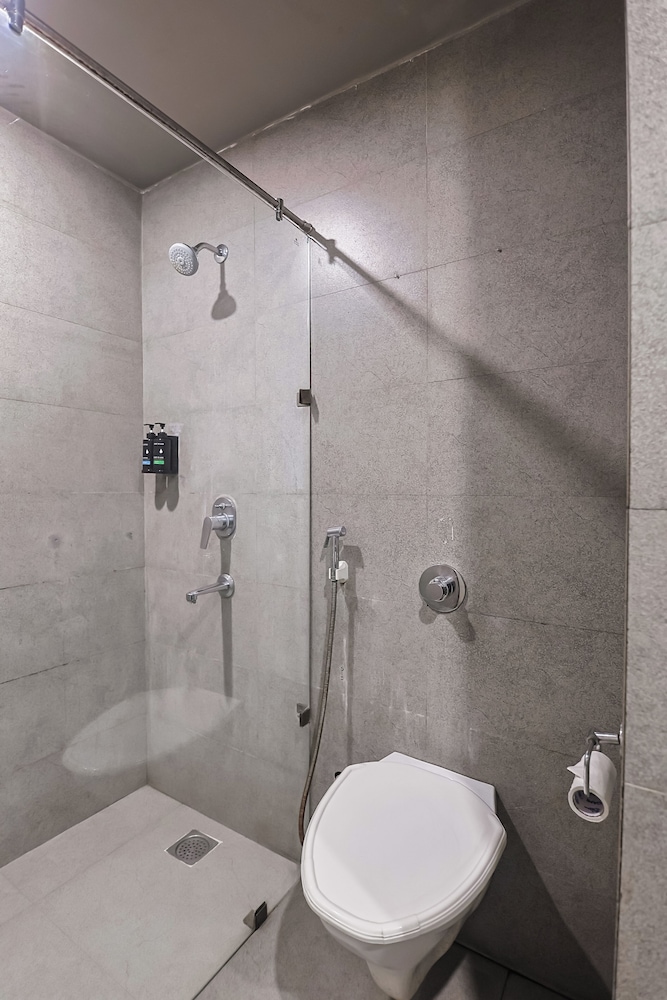 Max Hotel Prayagraj 43/48