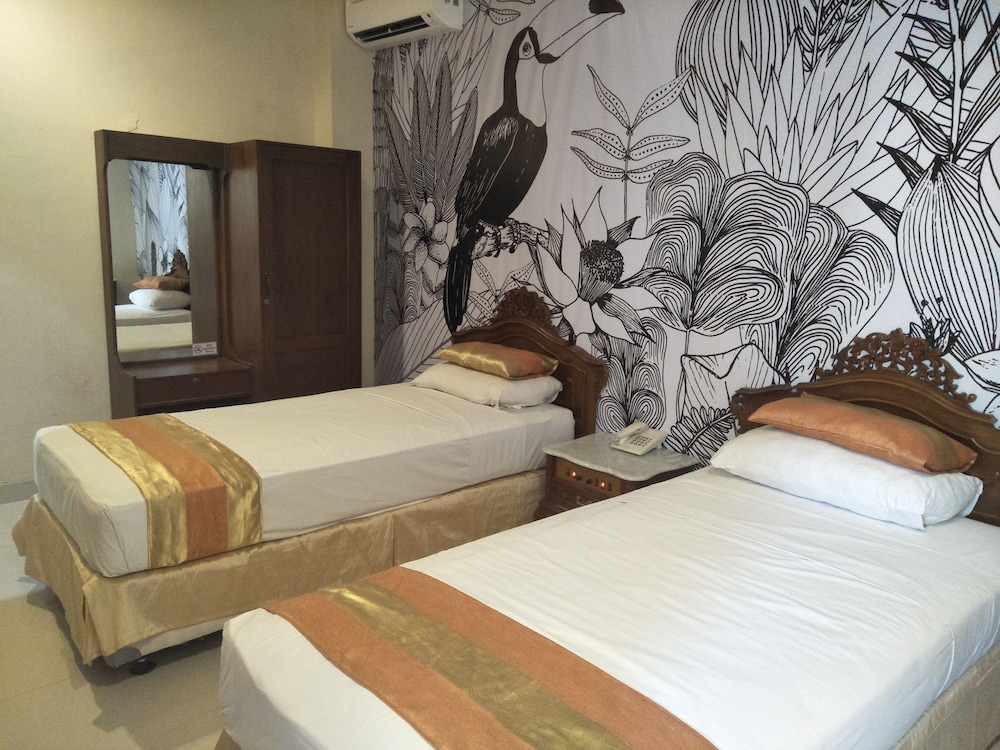 Grand Rosela Yogyakarta Hotel 24/74