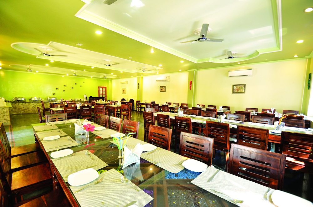 RAJ PALACE 31/50