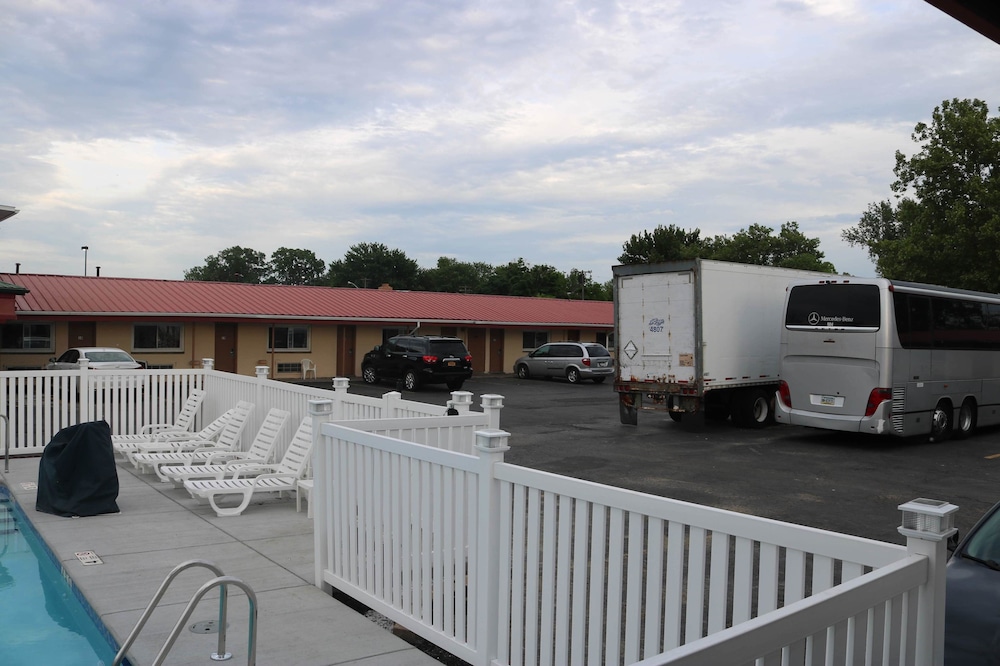 Budget Host Inn Niagara Falls 53/60