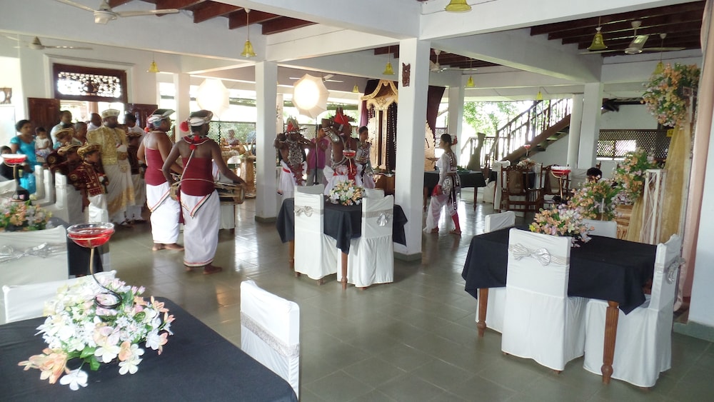 Nilketha Villa Eco Hotel 8/42