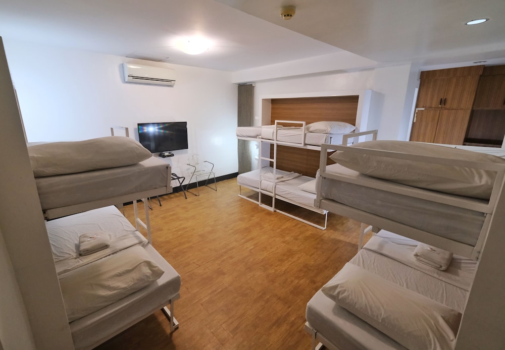 Urban Inn Iloilo 54/65