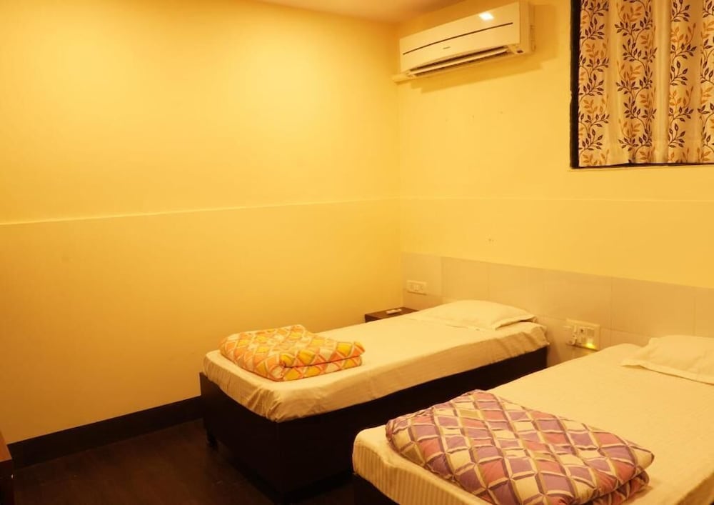 Zostel Mumbai 14/50