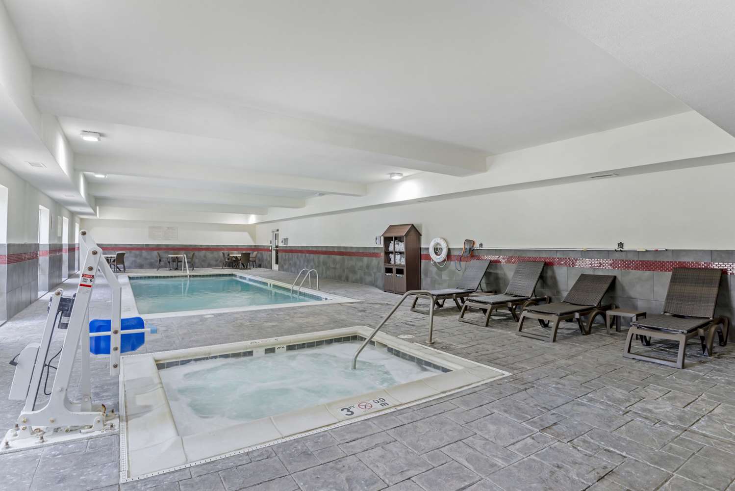 Comfort Suites At Virginia Center Commons 17/39