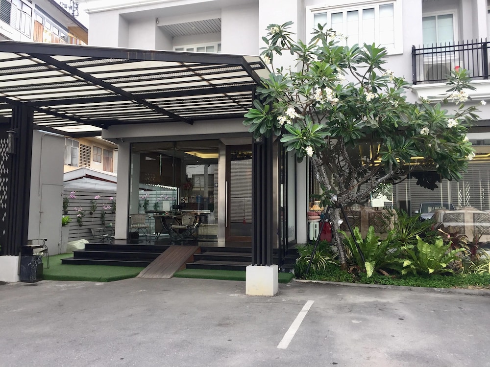 Methavalai Residence 8/67
