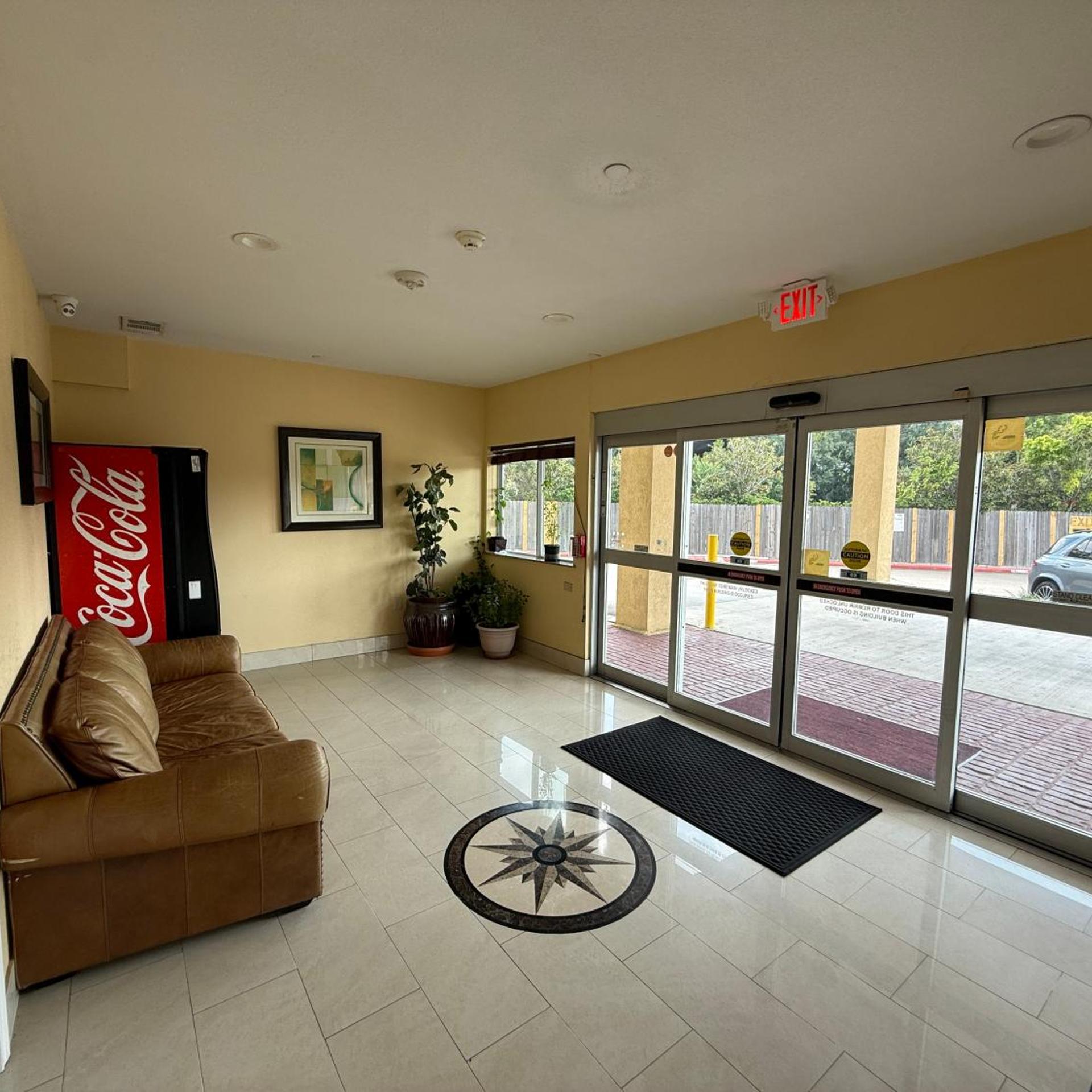 Budget Host Inn Stafford - Houston 3/16