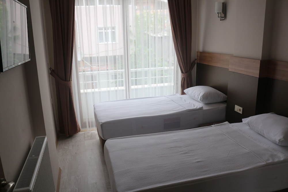 Longoz Hotel 6/25