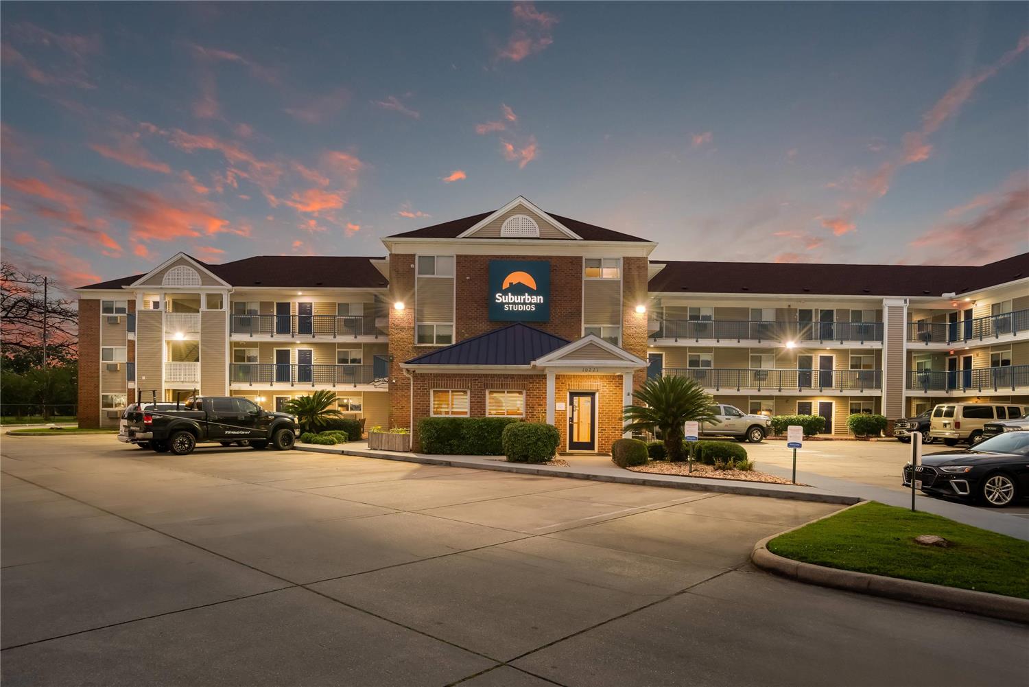 Suburban Studios Biloxi North Area 40/45