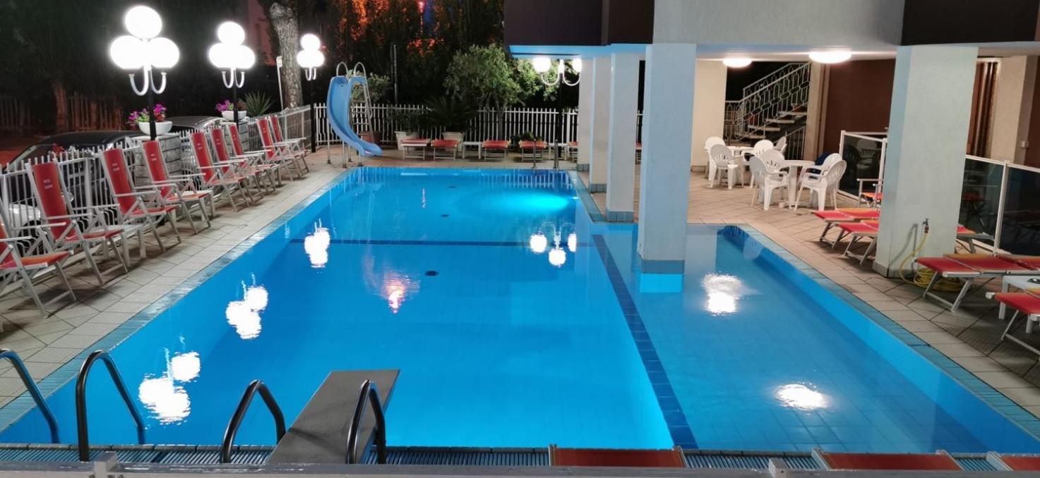 Hotel Cosmos 18/34