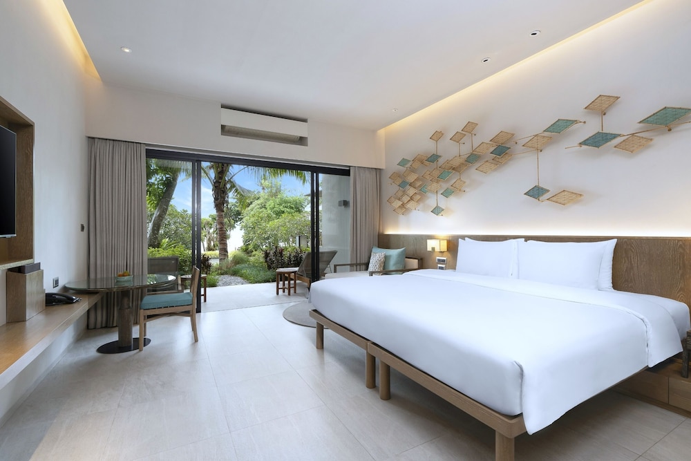 Reserve, King Bed, Beach Front