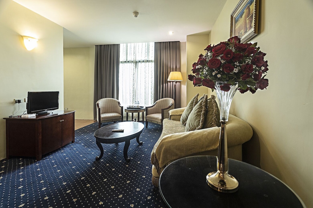 Sarrosa International Hotel And Residential Suites 39/50