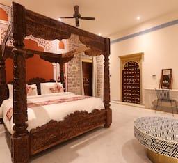 Heritage, Premier, Suite, 2 King Beds, Hot Tub, Terrace